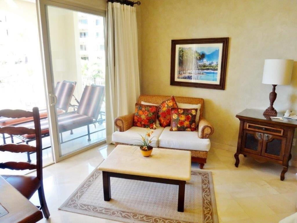 Gorgeous In Cabo With Ocean And Lands End View, Private Swimmable Beach, Pools, Sleeps 8 Cabo San Lucas