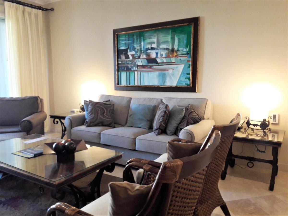 Gorgeous In Cabo With Ocean And Lands End View, Private Swimmable Beach, Pools, Sleeps 8 Apartahotel *