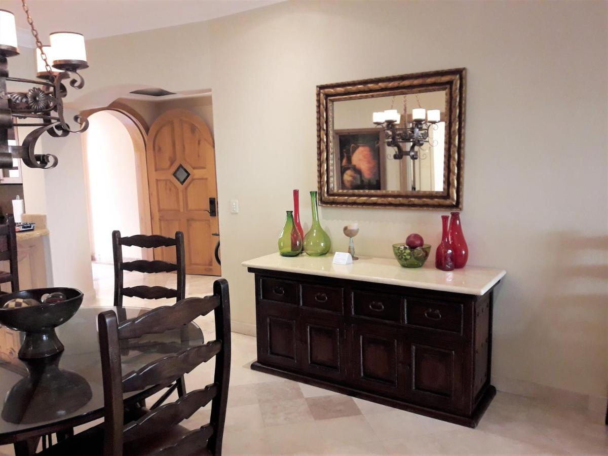 Gorgeous In Cabo With Ocean And Lands End View, Private Swimmable Beach, Pools, Sleeps 8 Apartahotel