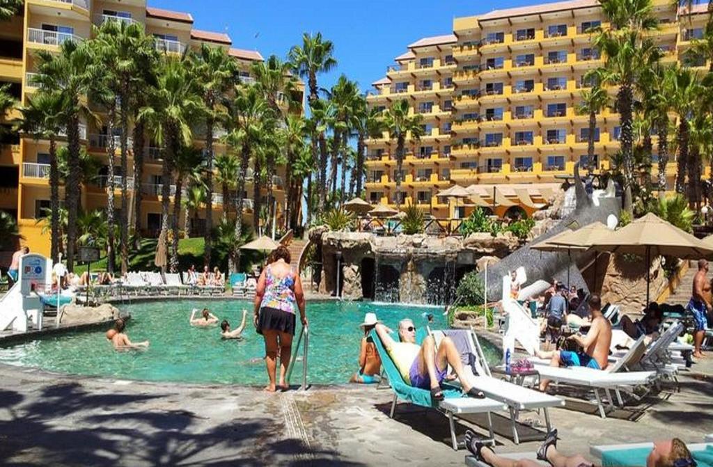 At Del Palmar And Hotel