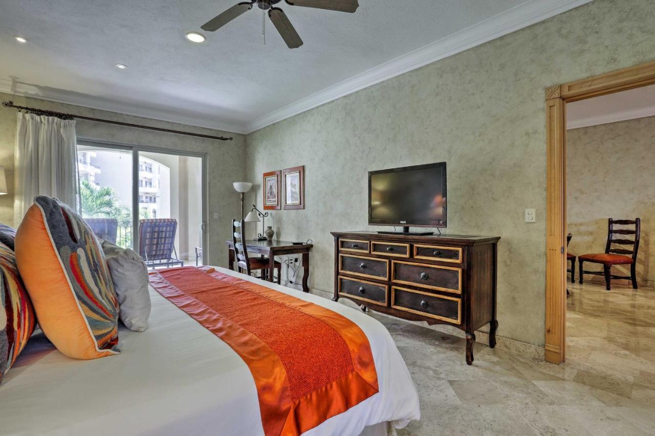 La Pools, Hot Tub, And Balcony Apartment