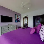 Luxe Mtn Top Retreat With Pool Access And Sea View!