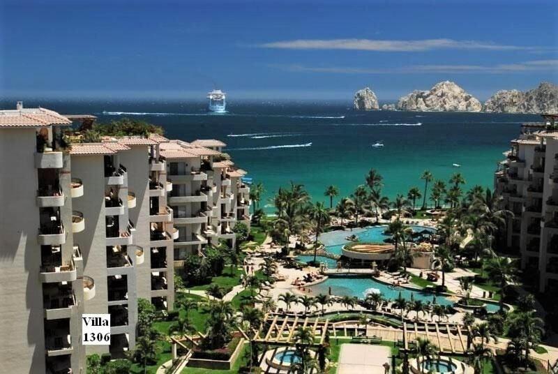 Gorgeous In Cabo With Ocean And Lands End View, Private Swimmable Beach, Pools, Sleeps 8 Cabo San Lucas
