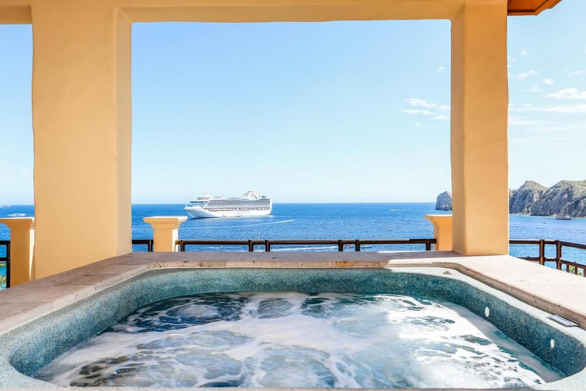 Exclusive Penthouse Jacuzzi & Private Access Apartment *