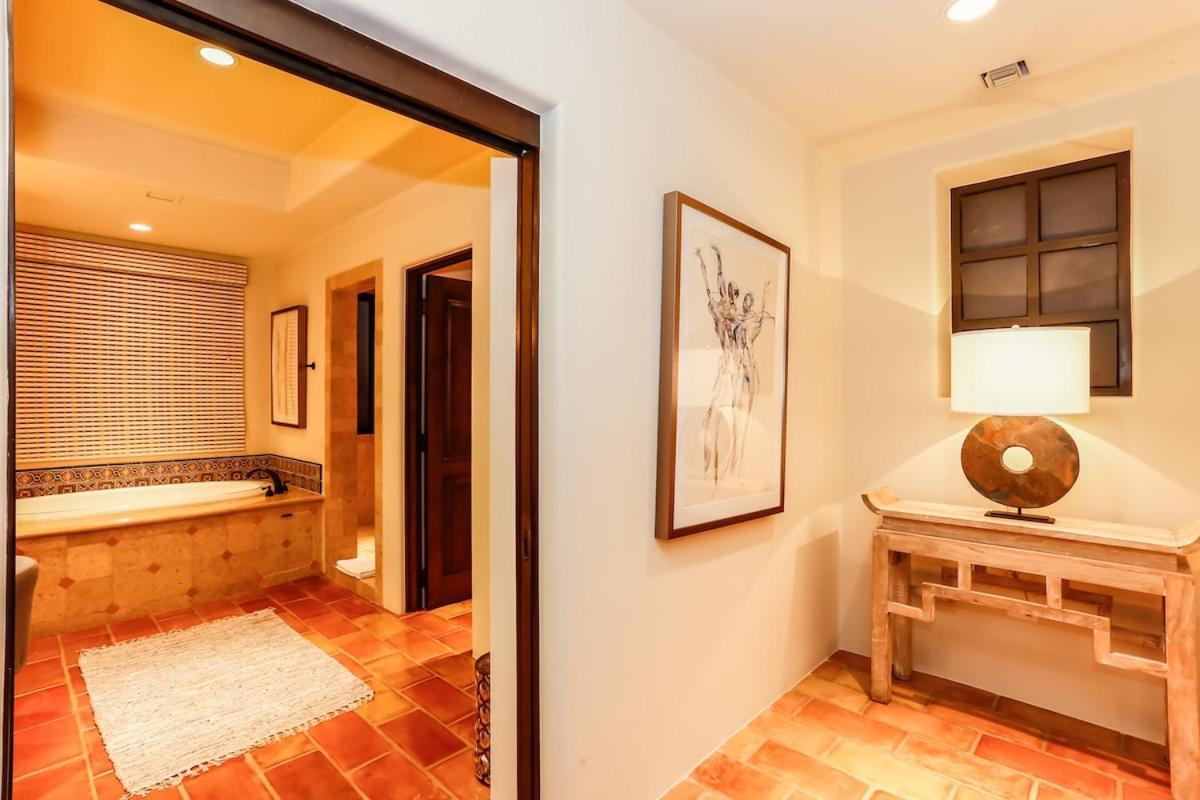 Exclusive Penthouse Jacuzzi & Private Access Apartment
