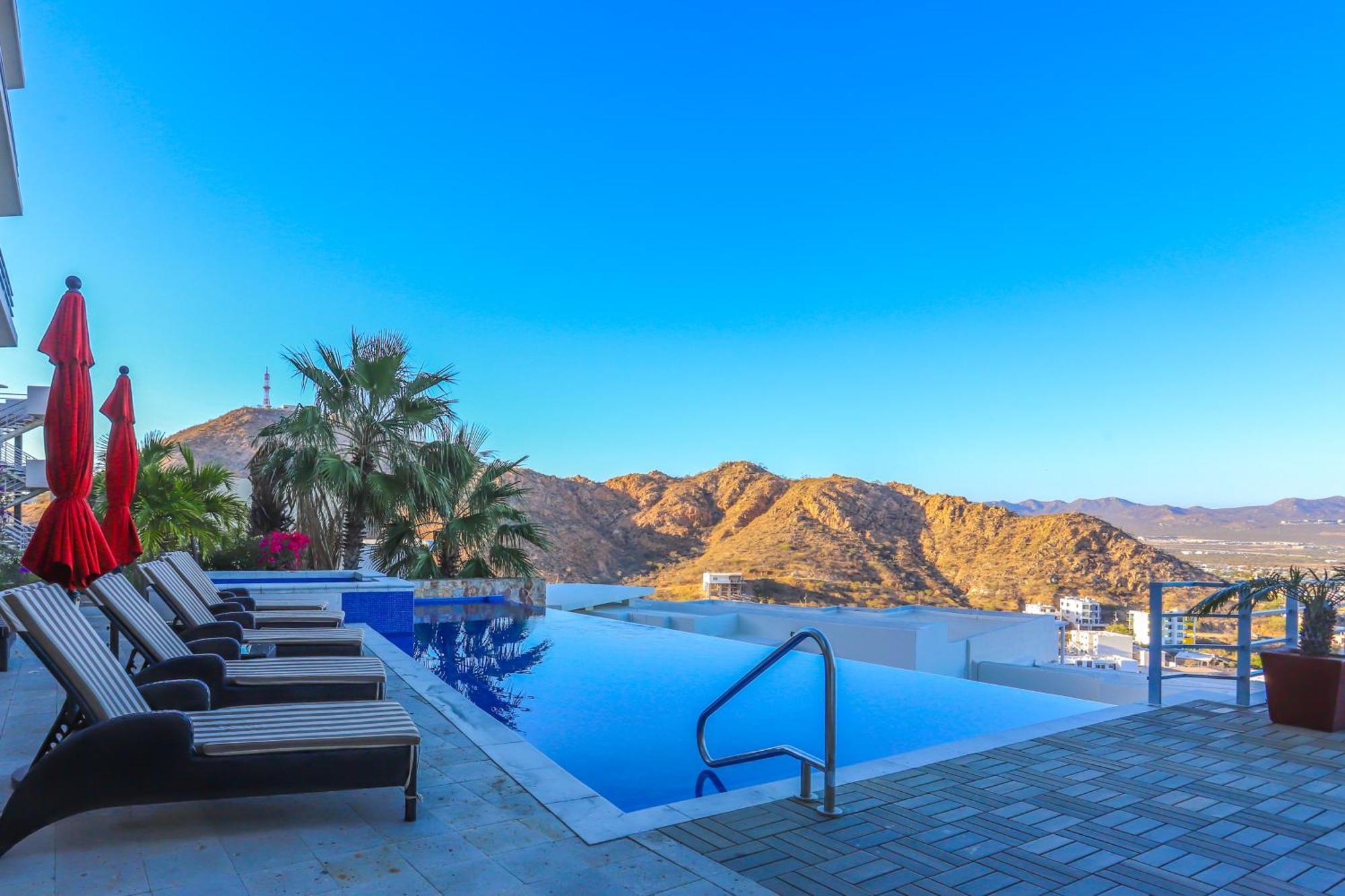 Luxe Mtn Retreat With Pool Access And Sea View! *