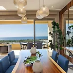 Beautiful Contemporary, Arch And Ocean View Condo.