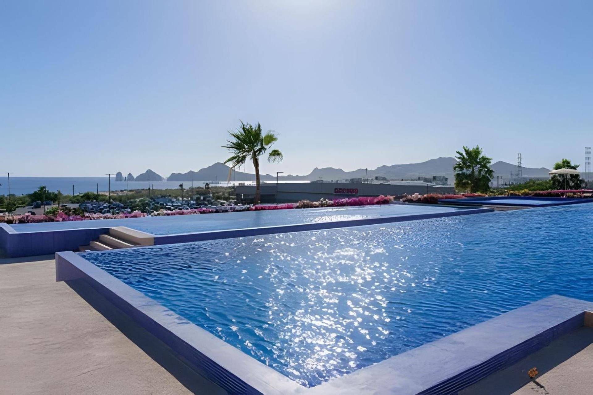 Beautiful Contemporary, Arch And Ocean View Condo. Cabo San Lucas