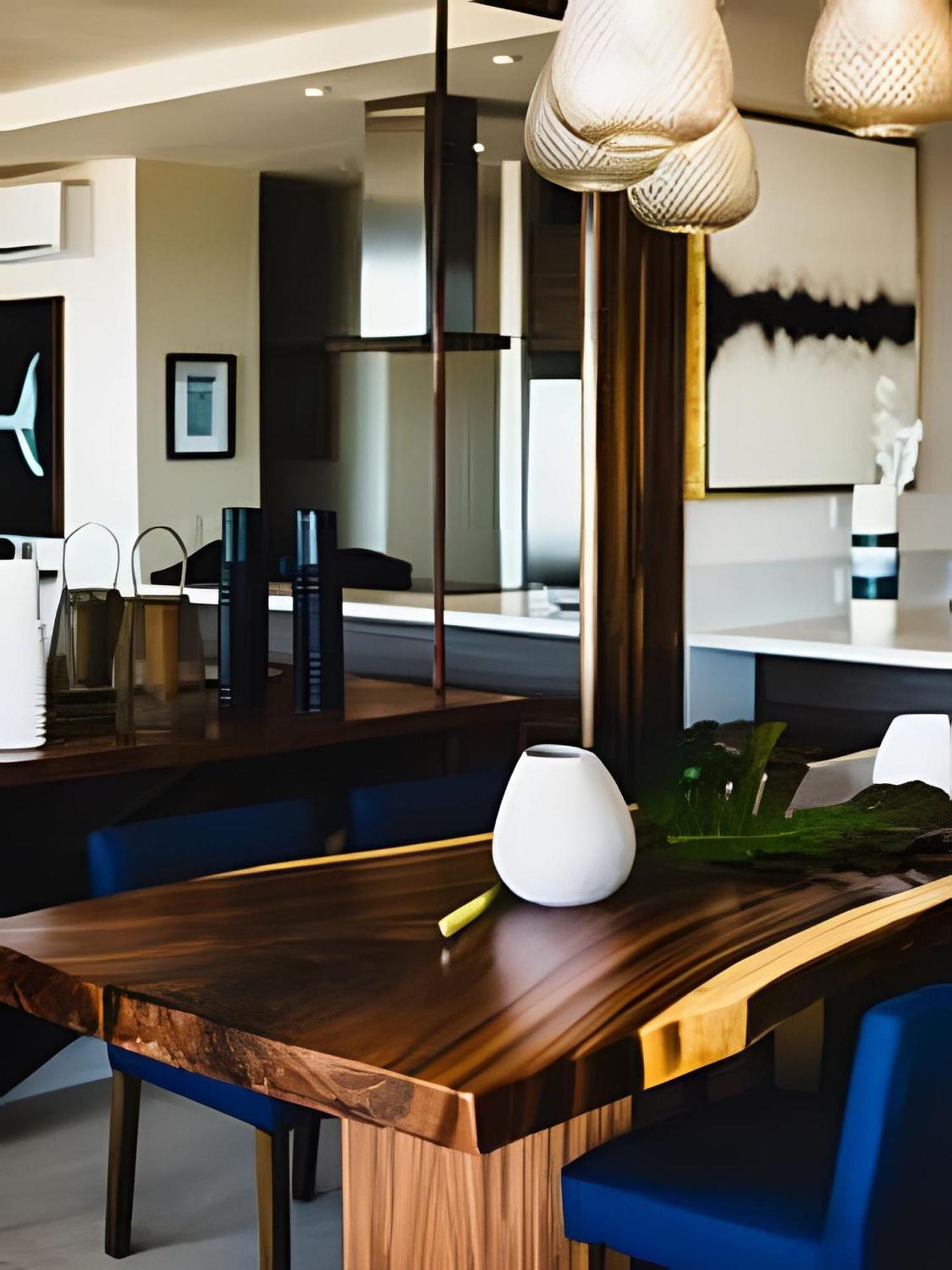 Beautiful Contemporary, Arch And Ocean View Condo. Holiday home