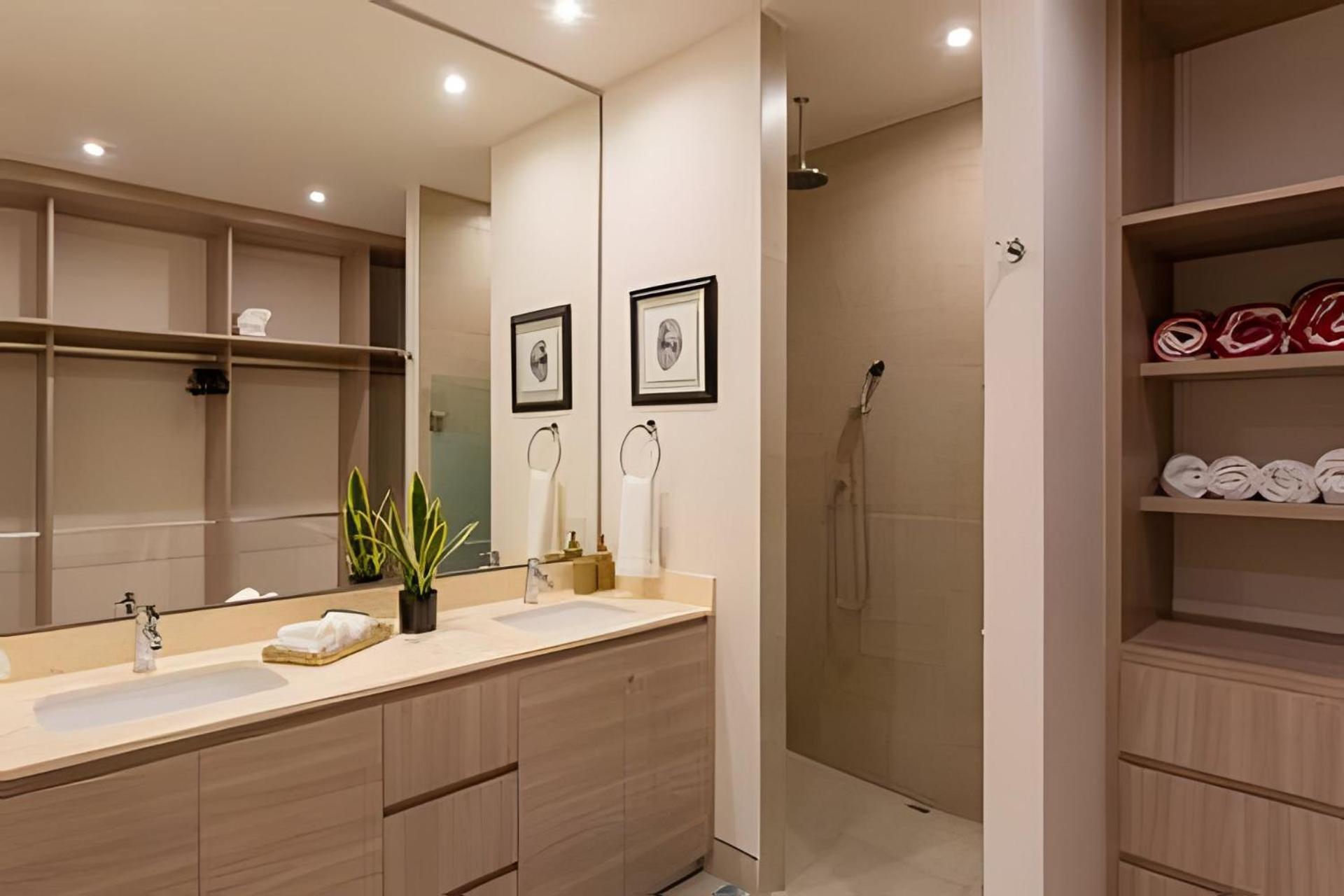 Holiday home Beautiful Contemporary, Arch And Ocean View Condo.