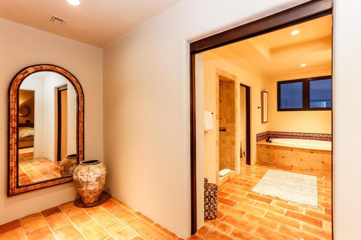Exclusive Penthouse Jacuzzi & Private Access * Cabo San Lucas